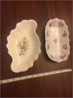 Lot of 2 vintage dishes