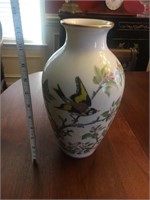 Franklin Porcelain The Woodland Bird Vase