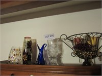 Vases, fruit baskets, tea pots, cups