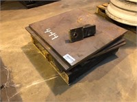 PALLET OF 6 PCS OF SMALL FLAT METAL PLATES