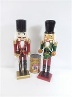 2 figurines Casse-Noisette en bois peint