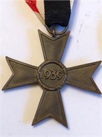 1939 Nazi German War Merit Cross Medal w / Swatzti