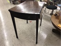 Early drop leaf parlor table w/ two drawers