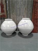 Set of 2 pottery vases