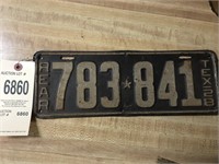 1928 Texas rear license plate.