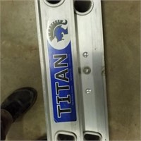 Titan 28' aluminum extension ladder