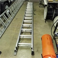 Titan 28' aluminum extension ladder