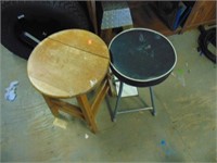 2 Stools / Fold Up Coffee Table