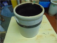 6 Gallon Crock Pot - Small Cracks / Chips