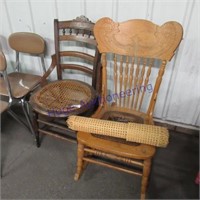 1 rocking chair, wicker chair