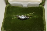 LADIES STERLING SILVER AND CZ RING. SIZE 7