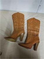 Daisy cowgirl boots size 10