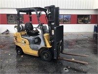 Cat 3500 LP Forklift w/ Side Shift