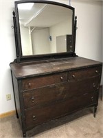 Antique wood dresser w/mirror