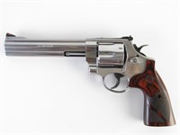 Smith & Wesson mdl 629-6, .44 Mag Revolver