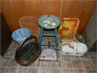 LOT ASSORTED DECORATOR ITEMS