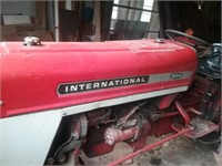 International 354 tractor Diesel