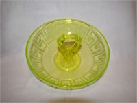 Beautiful Yellow Vaseline Center Handled Bowl with