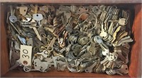 Wooden box w/assorted keys