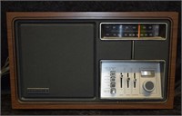 Vintage Zenith Long Distance AM FM Radio