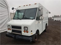 1997 GMC TP30842 9' Utility Van