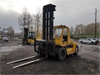 Caterpillar V225 Forklift