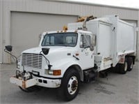 2001 International 4900 6X4 Garbage Truck