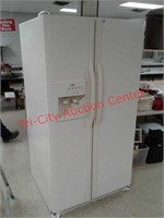 > 2003 Kenmore side-by-side refrigerator freezer