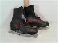 Vintage ice skates - sz 6