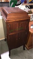 Victrola mahogany phonograph cabinet in working