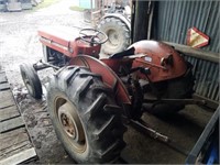 Massey Fergusen 135 tractor