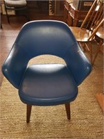 Mid-Century Modern 1957 Eero Saarinen Chair