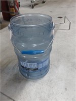 San Jamar SAF-T-Ice Ice Bucket, Top Cracked