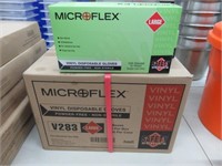 (12) Microflex V283 100-PK L Vinyl Gloves