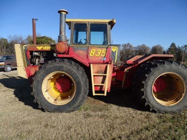 1980 Versatile 835 Tractor