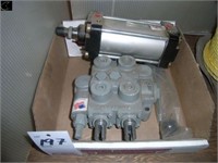 Unused hyd spool valve & air cylinder