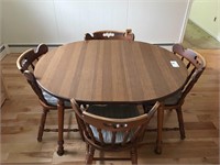 Oval Dining Room Table w/ 4 Chairs
