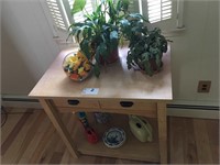 Side Table w/ Plants