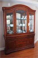 Lighted Display Hutch