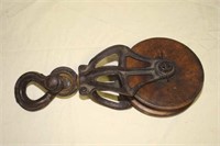 AWESOME ANTIQUE WOOD PULLEY !-C-1
