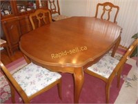 Cherry Dining Room Table & Chairs