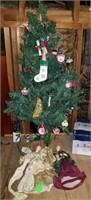 CHRISTMAS TREE FULL OF VINTAGE ORNAMENTS