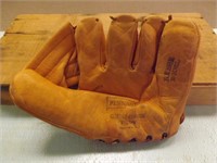 Vintage Reese Model Pennant Baseball Glove