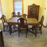 Vintage Dining Room Table & Chairs