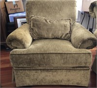 Ashley furniture upholstered parlor chair (lv)