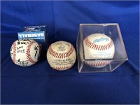 3 Baseballs, 1x UT Autographed, 1x game ball