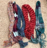 5 scarves, 1 NWT (rm1)