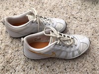 Nike Tennis shoes (rm1)