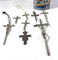 Lot de 8 crucifix en métal