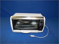 B&D toaster oven